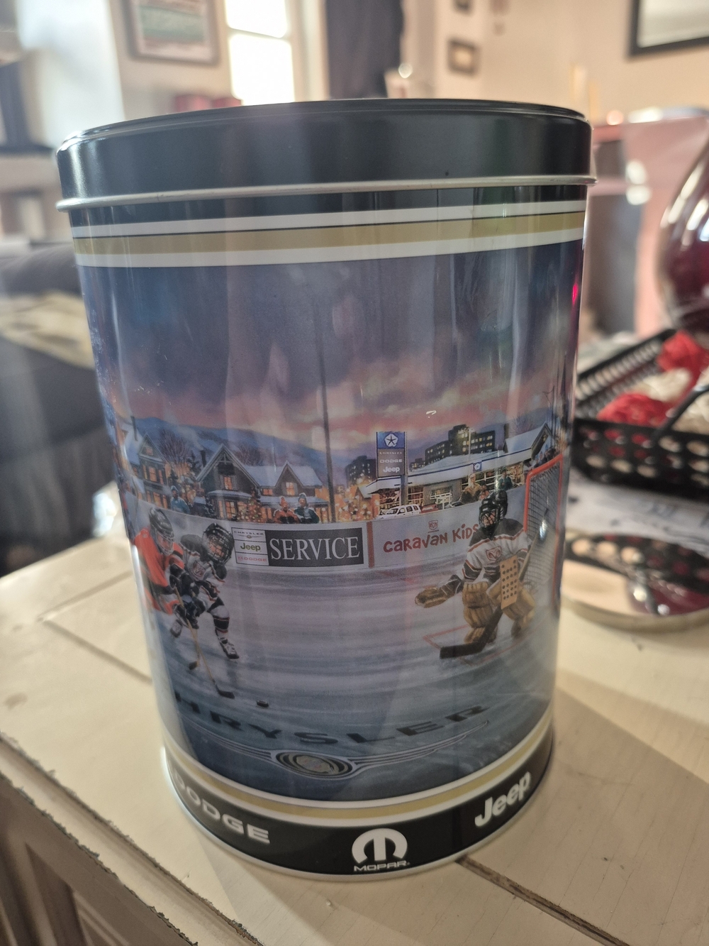 Mopar Dodge Jeep Hockey Scene Collectible Tin With 1000 Piece Puzzle